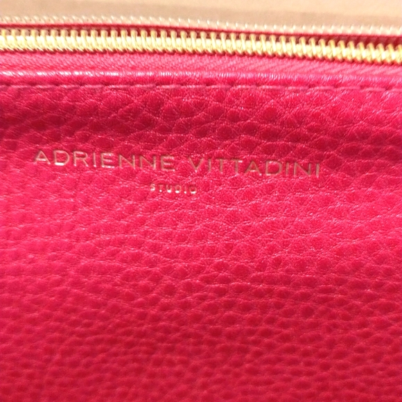 NWOT. Adrienne Vittadini pink wristlet. - Picture 2 of 4